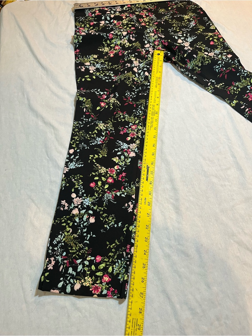 Counter parts Black Floral Stretch Pants size 10 NWOT - Picture 4 of 7